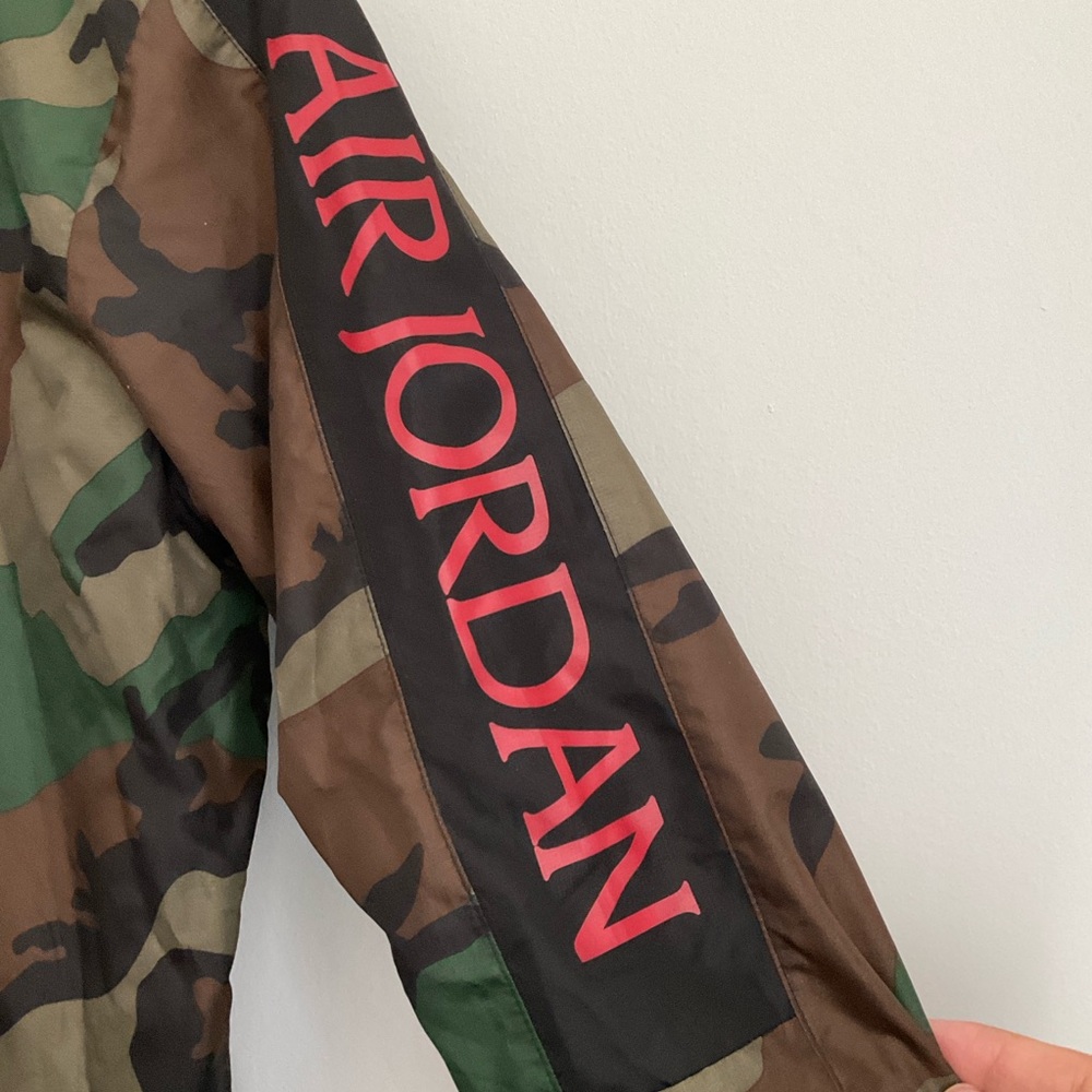Nike Air Jordan Camo Jacket with Red Zipper Boys M (10-12) - Picture 6 of 13